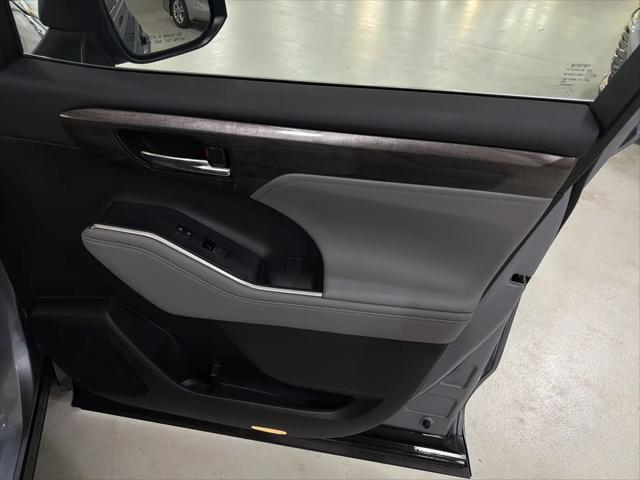 2024 Toyota Highlander Platinum