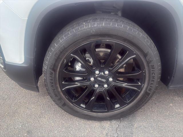 2023 GMC Acadia AWD SLT