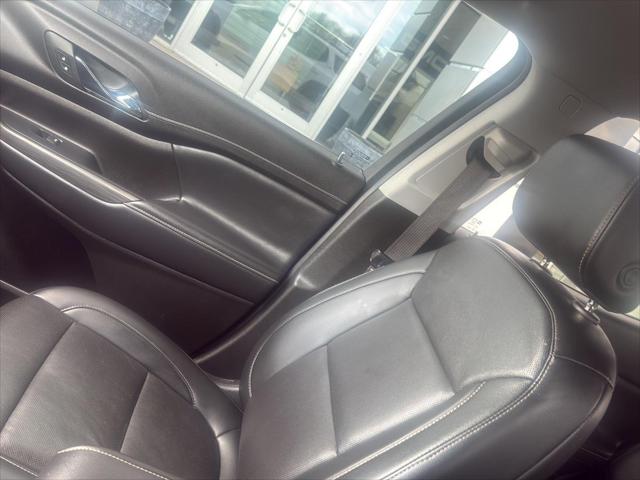 2023 GMC Acadia AWD SLT