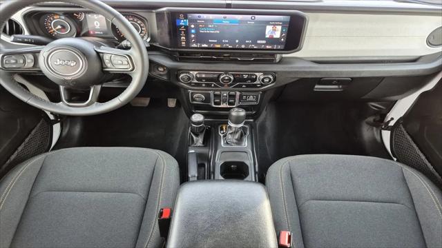 2025 Jeep Wrangler 4-Door Summit 4x4