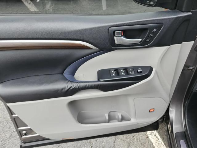 2016 Toyota Highlander Limited V6