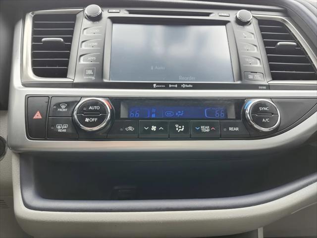 2016 Toyota Highlander Limited V6