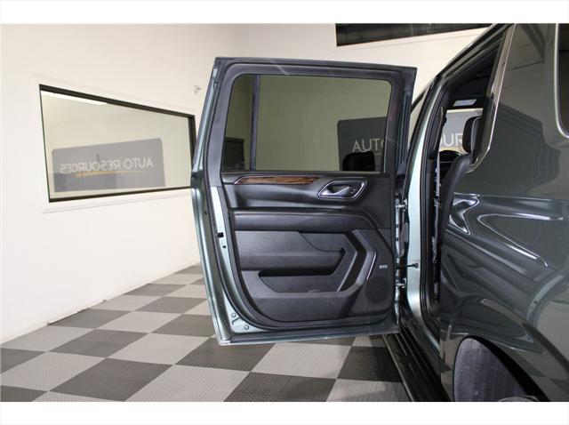 2023 Chevrolet Suburban 4WD Premier