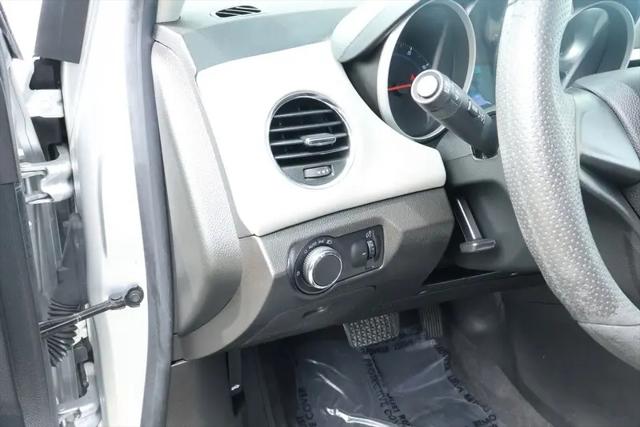 2013 Chevrolet Cruze LS Auto
