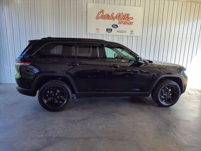 2026 Jeep Grand Cherokee GRAND CHEROKEE LAREDO ALTITUDE 4X4 2026 Jeep Grand Cherokee GRAND CHEROKEE LAREDO ALTITUDE 4X4