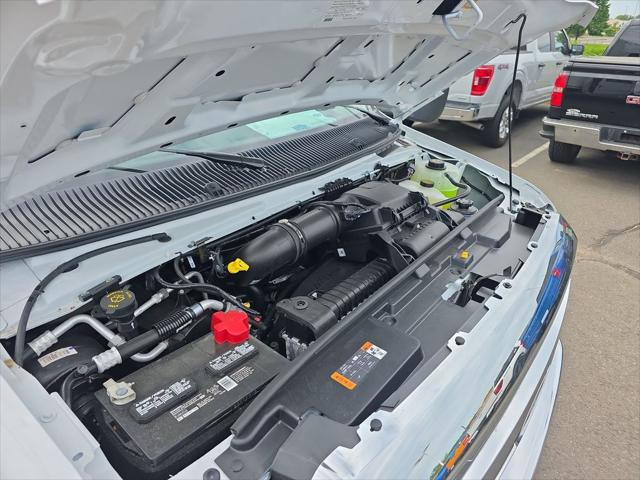 2027 Ford E-Series Cutaway Base