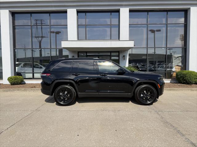 2026 Jeep Grand Cherokee GRAND CHEROKEE LAREDO ALTITUDE 4X4