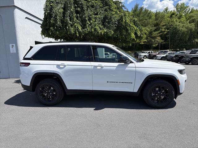 2026 Jeep Grand Cherokee GRAND CHEROKEE LAREDO ALTITUDE 4X4 2026 Jeep Grand Cherokee GRAND CHEROKEE LAREDO ALTITUDE 4X4