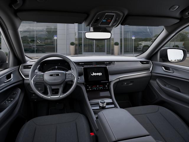 2026 Jeep Grand Cherokee Laredo 4x2