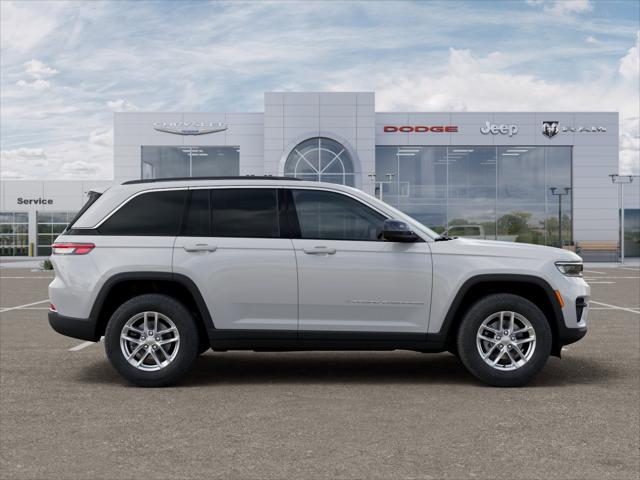 2026 Jeep Grand Cherokee Laredo 4x2