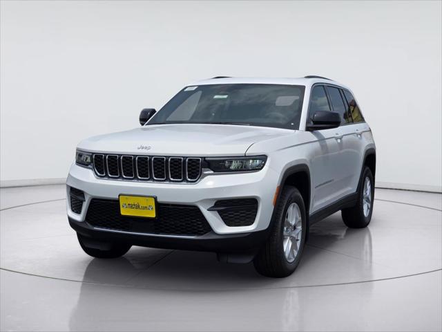 2026 Jeep Grand Cherokee GRAND CHEROKEE LAREDO X 4X4