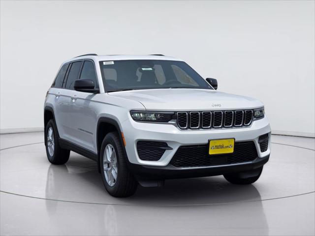 2026 Jeep Grand Cherokee GRAND CHEROKEE LAREDO X 4X4