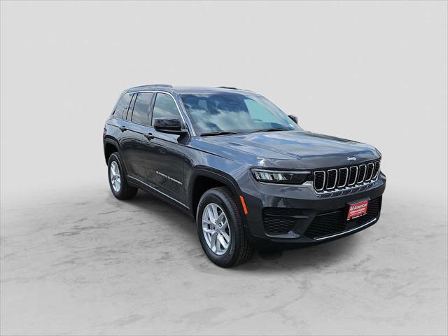 2026 Jeep Grand Cherokee GRAND CHEROKEE LAREDO X 4X4