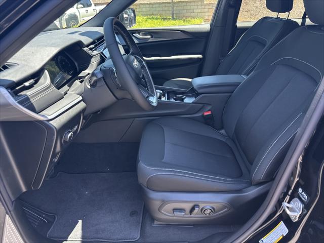 2026 Jeep Grand Cherokee Altitude 4x2