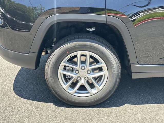 2026 Jeep Grand Cherokee Altitude 4x2