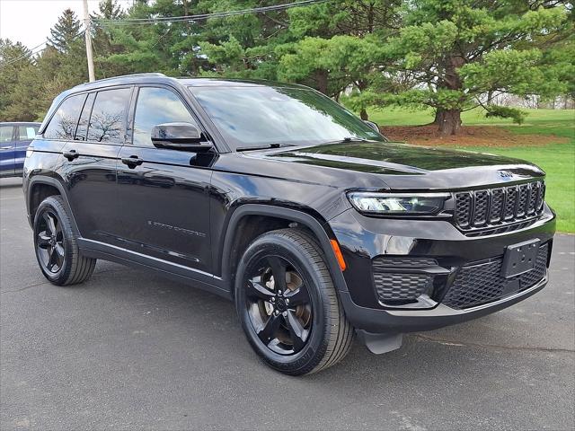 2023 Jeep Grand Cherokee Altitude 4x4 2023 Jeep Grand Cherokee Altitude 4x4