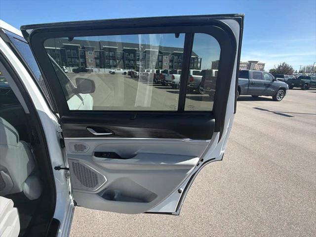 2023 Jeep Grand Cherokee L Overland 4x4