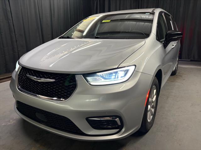 2024 Chrysler Pacifica Touring L for sale in Poncah City, OK
