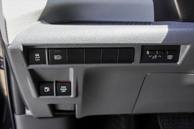 2023 Toyota Sienna LE