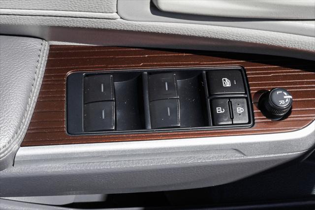 2023 Toyota Sienna LE