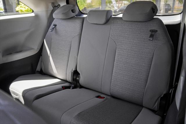 2023 Toyota Sienna LE