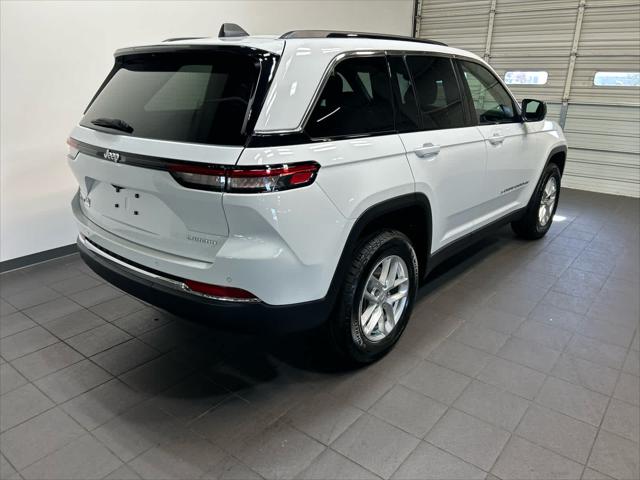 2026 Jeep Grand Cherokee GRAND CHEROKEE LAREDO 4X4 2026 Jeep Grand Cherokee GRAND CHEROKEE LAREDO 4X4