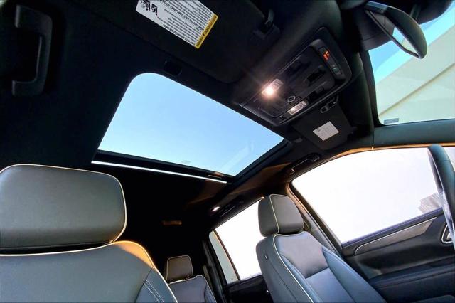 2023 GMC Yukon XL 4WD SLT