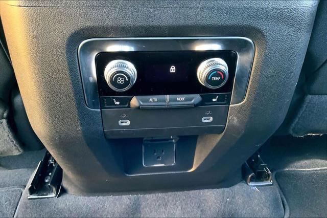 2023 GMC Yukon XL 4WD SLT