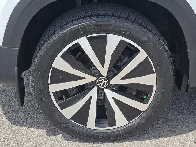 2024 Volkswagen Taos 1.5T SE