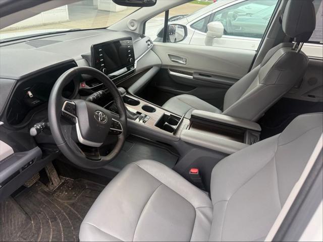 2023 Toyota Sienna XLE