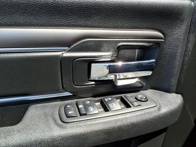 2024 Ram 1500 Classic Warlock Crew Cab 4x4 5'7" Box