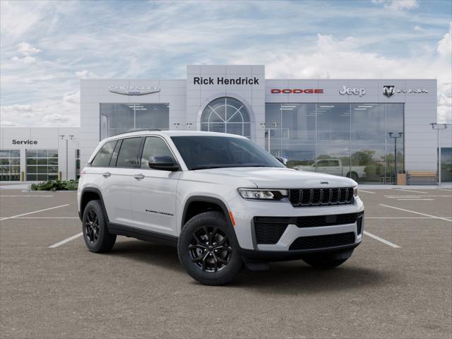 New 2026 Bright White Clear-Coat Exterior Paint Jeep Laredo Altitude image 31
