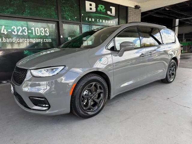 2021 Chrysler Pacifica Hybrid Limited for sale in Orange, CA