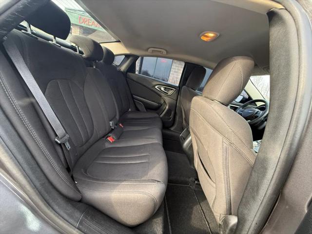 2016 Chrysler 200 Limited