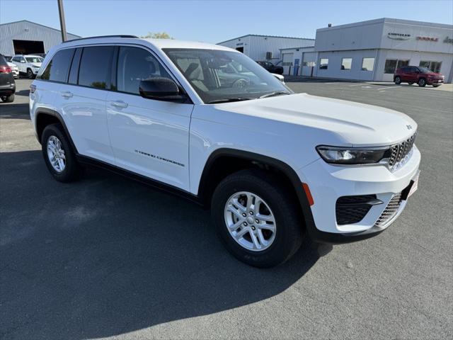 2023 Jeep Grand Cherokee Laredo 4x4 for sale in Kimball, MN