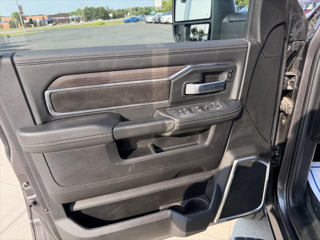 2025 Ram 3500 Laramie Crew Cab 4x4 64 Box