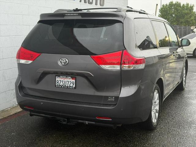 2014 Toyota Sienna XLE 7 Passenger