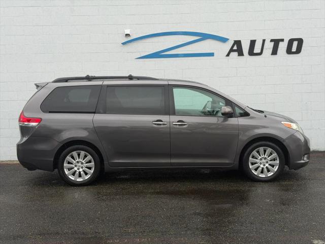 2014 Toyota Sienna XLE 7 Passenger