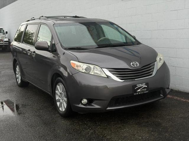 2014 Toyota Sienna XLE 7 Passenger