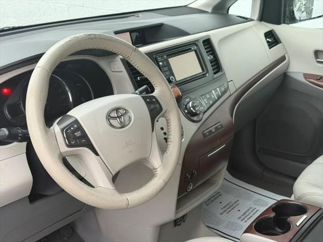 2014 Toyota Sienna XLE 7 Passenger