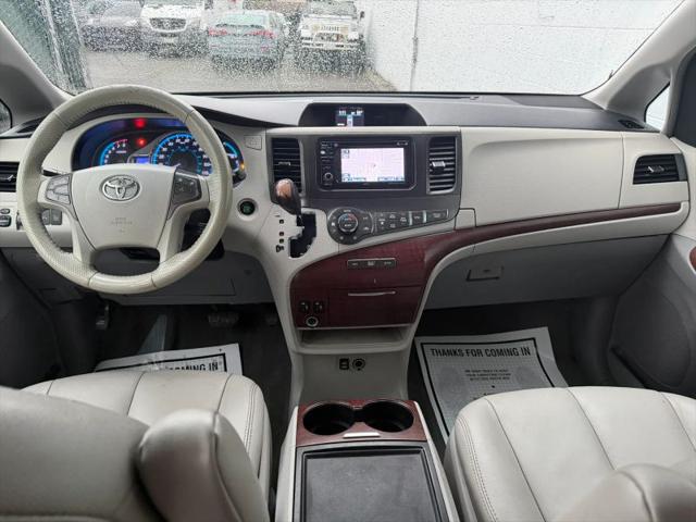 2014 Toyota Sienna XLE 7 Passenger