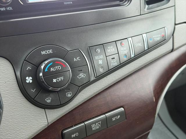 2014 Toyota Sienna XLE 7 Passenger