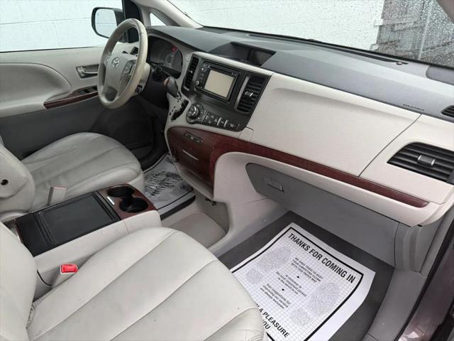 2014 Toyota Sienna XLE 7 Passenger