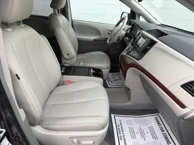 2014 Toyota Sienna XLE 7 Passenger