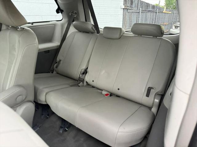 2014 Toyota Sienna XLE 7 Passenger