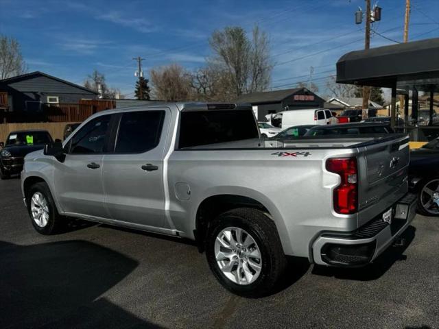 2022 Chevrolet Silverado 1500 4WD Crew Cab Short Bed Custom