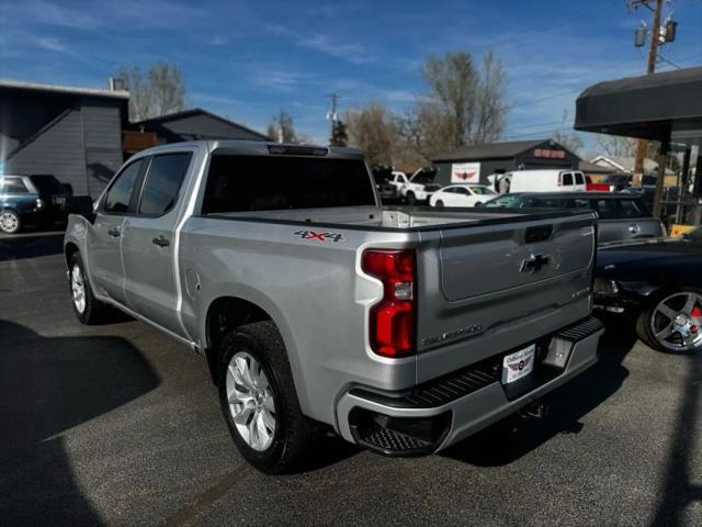 2022 Chevrolet Silverado 1500 4WD Crew Cab Short Bed Custom