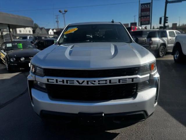 2022 Chevrolet Silverado 1500 4WD Crew Cab Short Bed Custom