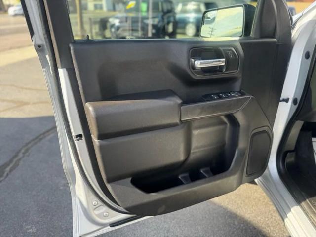 2022 Chevrolet Silverado 1500 4WD Crew Cab Short Bed Custom