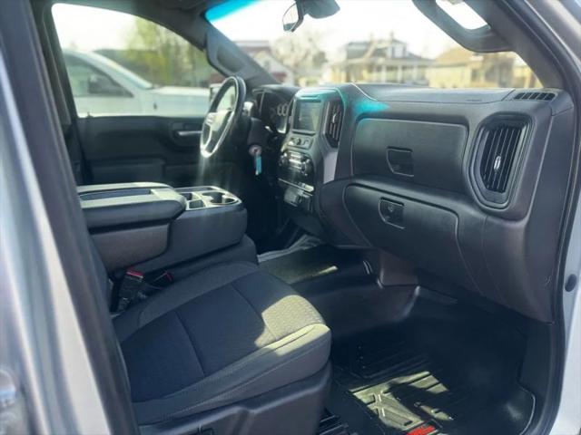 2022 Chevrolet Silverado 1500 4WD Crew Cab Short Bed Custom